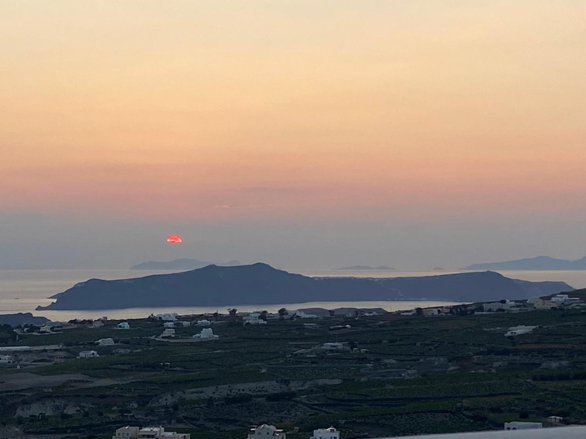 Ena Suites Santorini Pýrgos Esterno foto